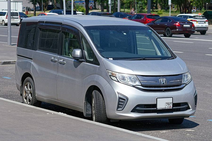 2013 Honda Stepwgn — Red mpv for sale in Mombasa