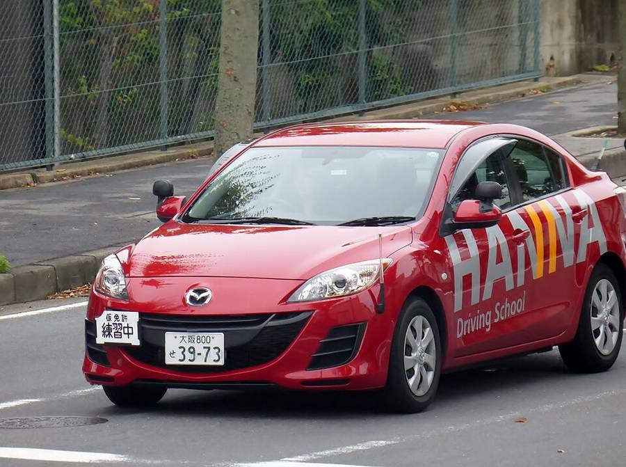 2015 Mazda Axela — Pearl White hatchback for sale in Mombasa
