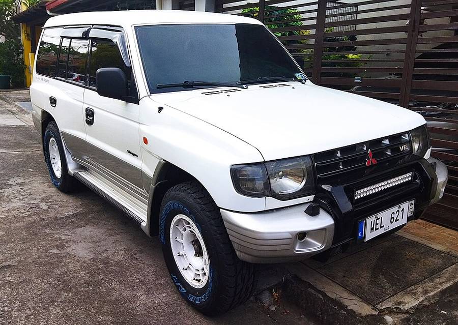 2015 Mitsubishi Pajero — Black suv for sale in Mombasa