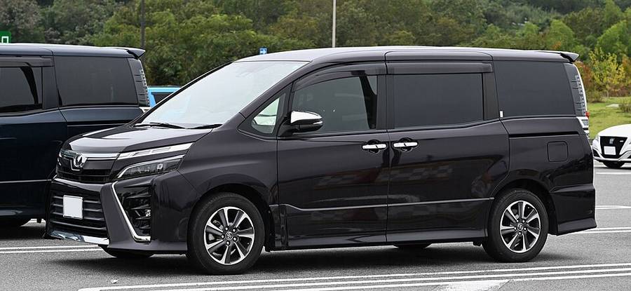 2015 Nissan Serena — Beige mpv for sale in Mombasa
