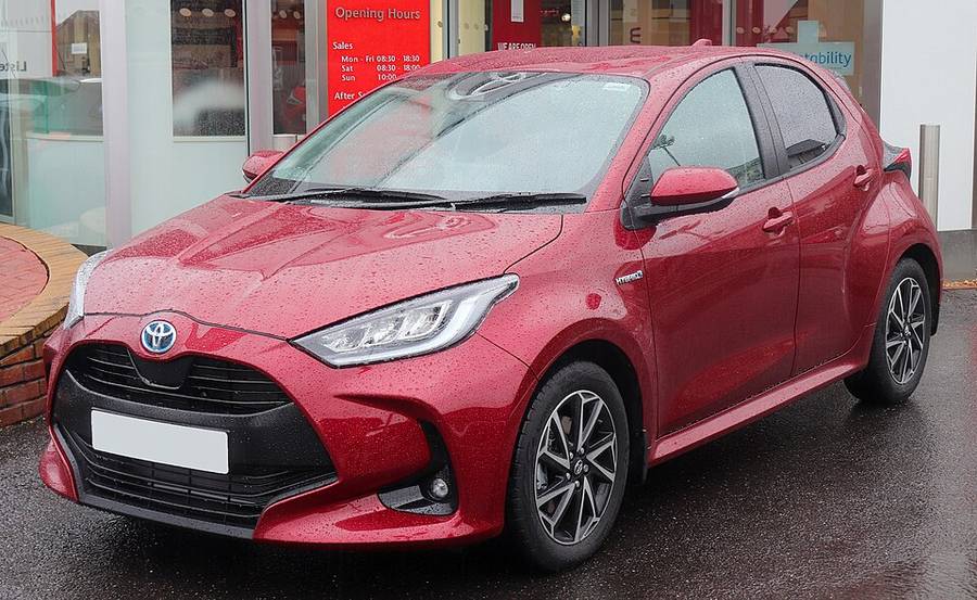 2017 Toyota Vitz — Red hatchback for sale in Mombasa